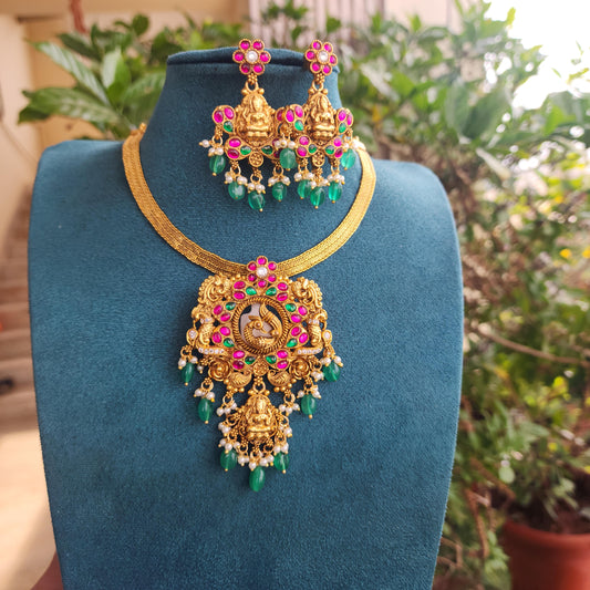 Jadau pendant set with detachable attigai