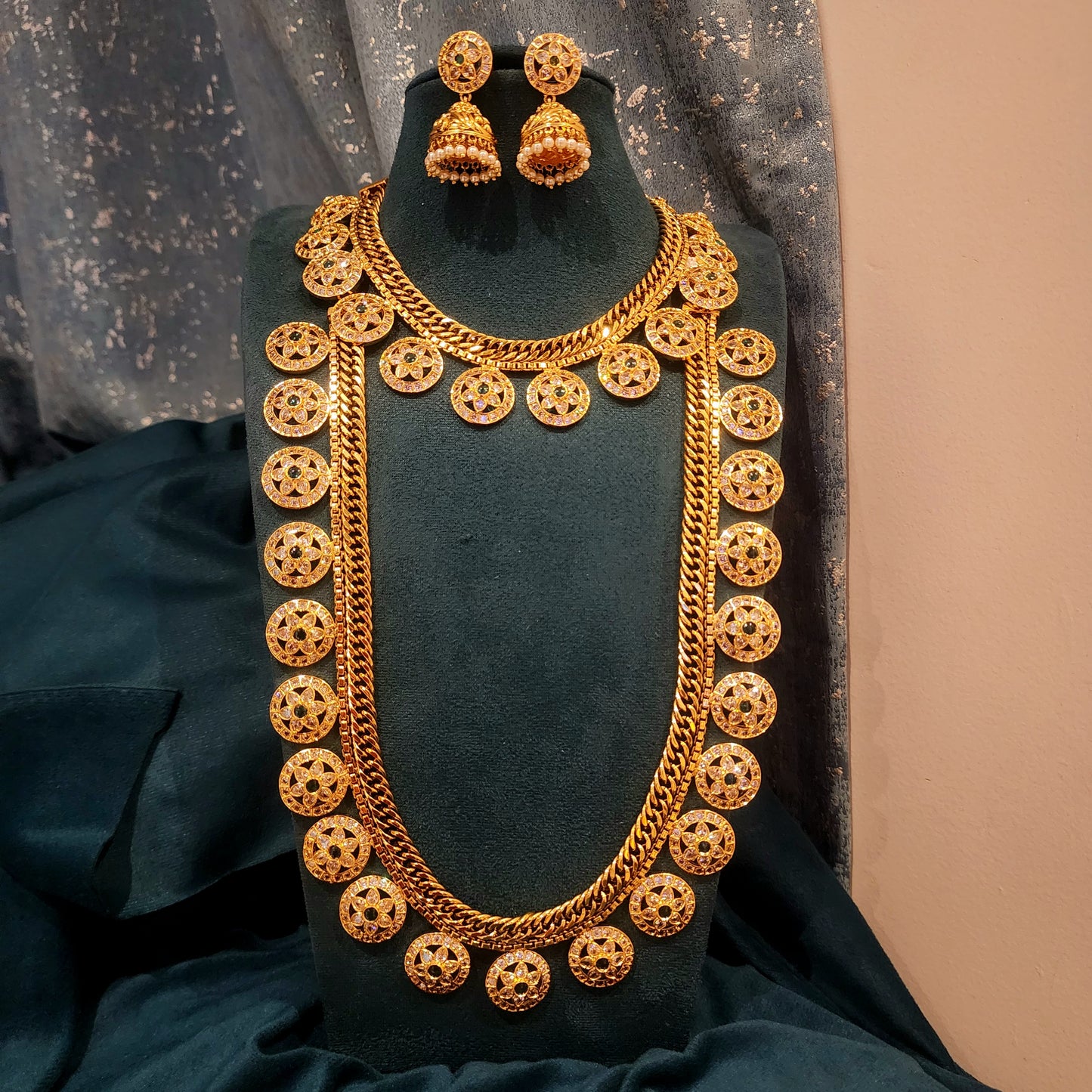 Bottumala combo with white and green uncut stones