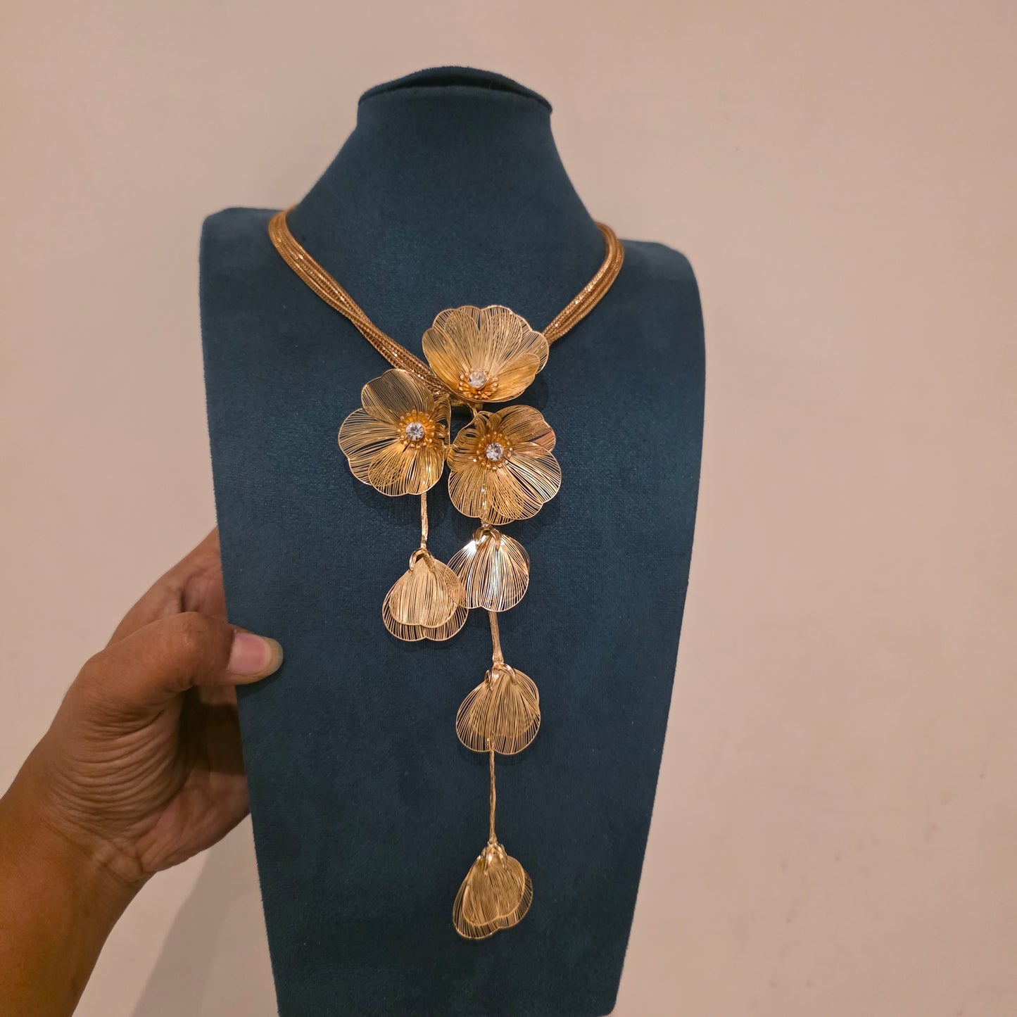 Zara inspired flower neckset