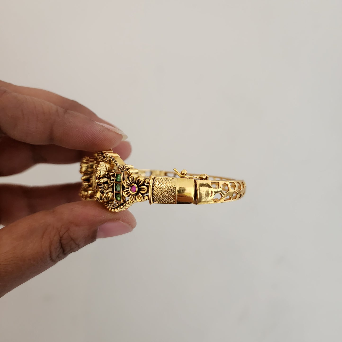 Lakshmi kemp stone bracelet