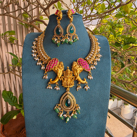 Lakshmi -ira🐘 antique hasli with earrings
