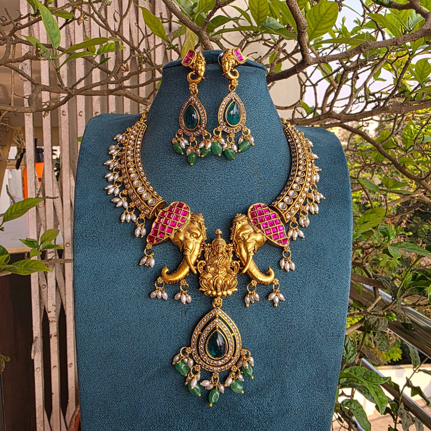 Lakshmi -ira🐘 antique hasli with earrings