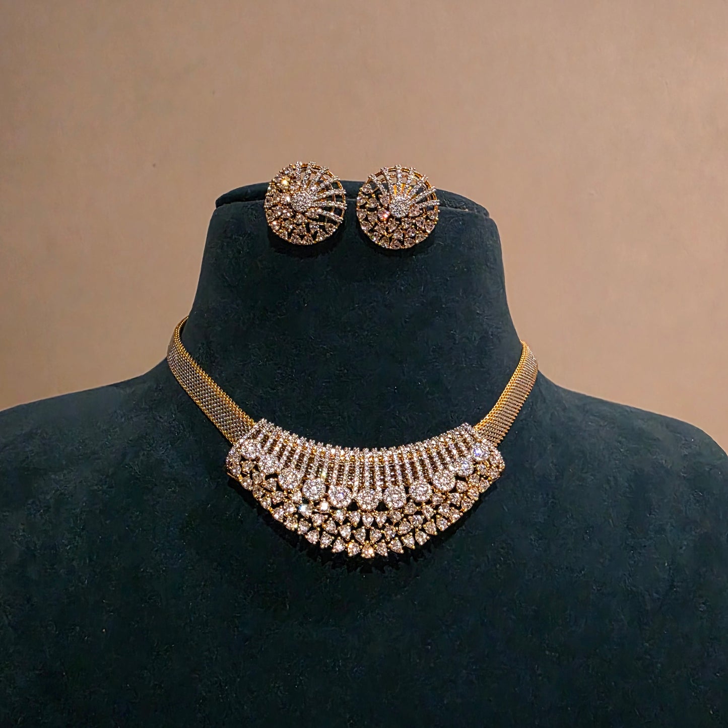 Divya dazzel- diamond look alike pendant set with chain