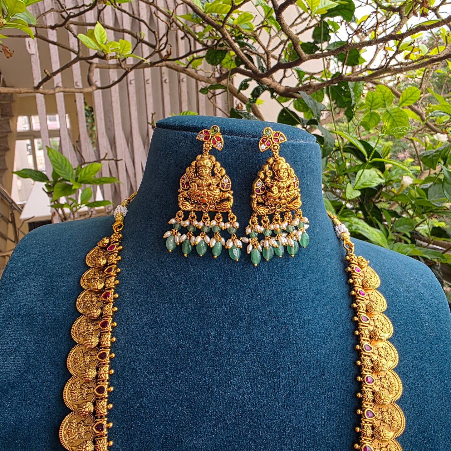 Vaidehi- antique gold finidh lakdhmi kasu with mango motifs haram