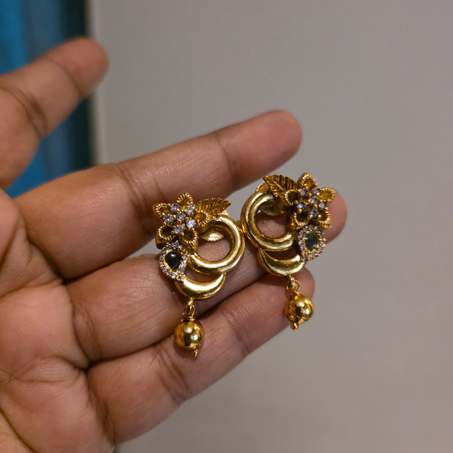 Bhavya- antique gold plated neckset