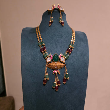 Chinmayi- contemporary jadau and moissanite neckset