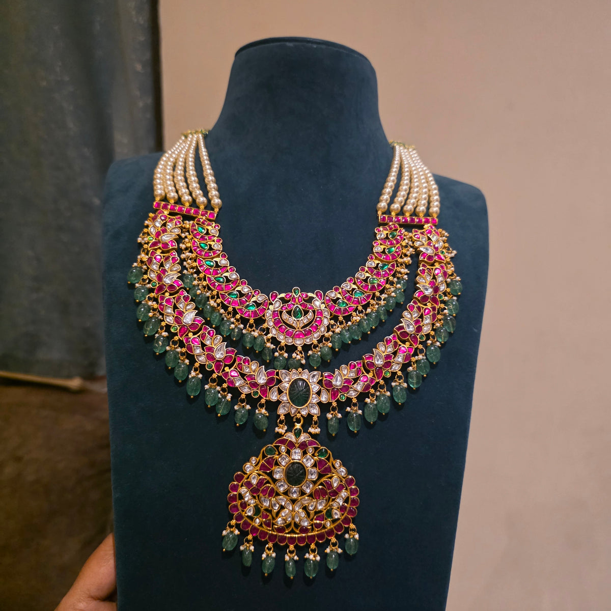 Vadhu- pearl and jadau grand layered haram