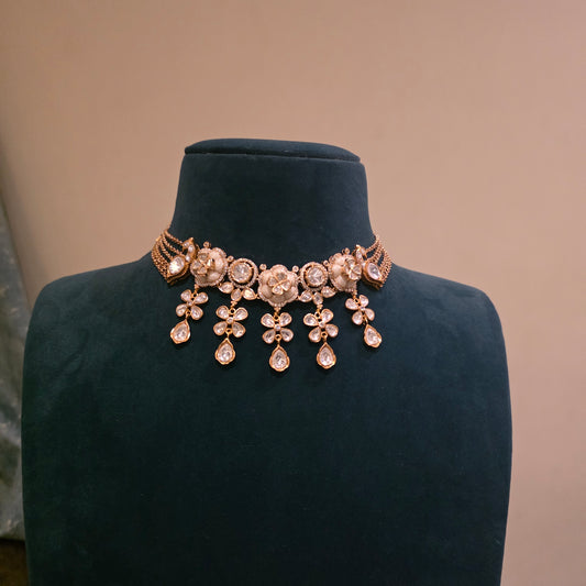 Dhavala- polki and epoxy flower motifs neckset