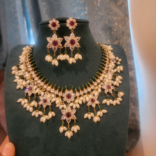 Flower motifs with Uncut cz stonesguttapusalu neckset