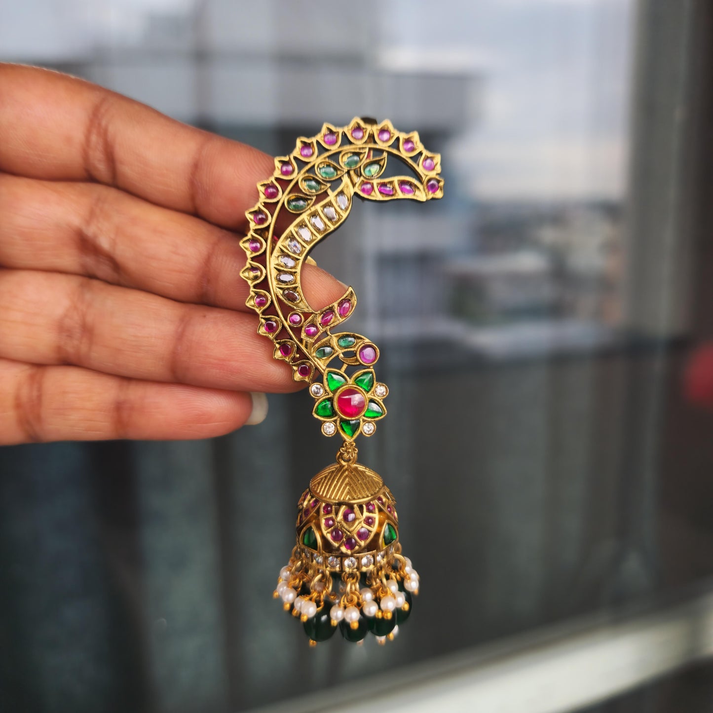 Kemp stone  earcuff jumkha