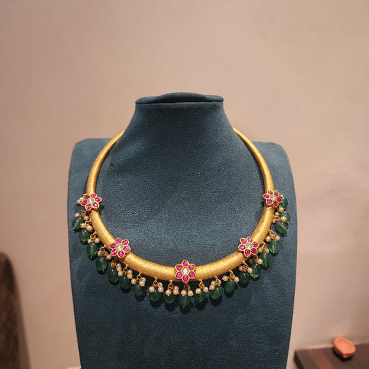 Jadau halsi with jadau flower motifs