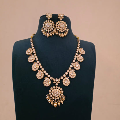 Tanmayi-polki neckset