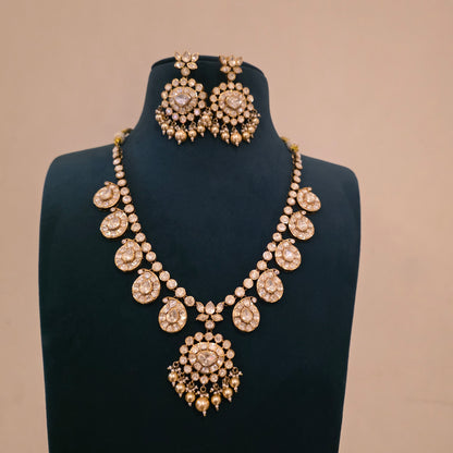 Tanmayi-polki neckset