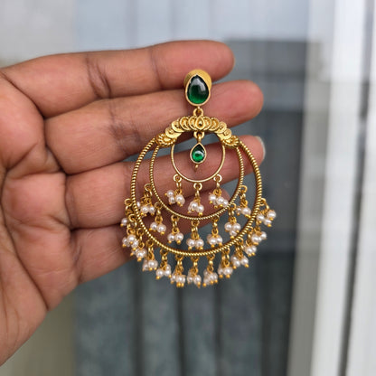 Concentric circle pearl hanging