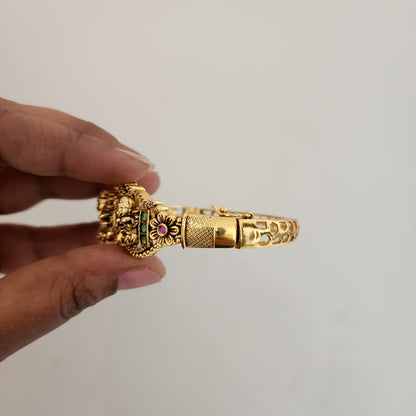 Lakshmi kemp stone bracelet