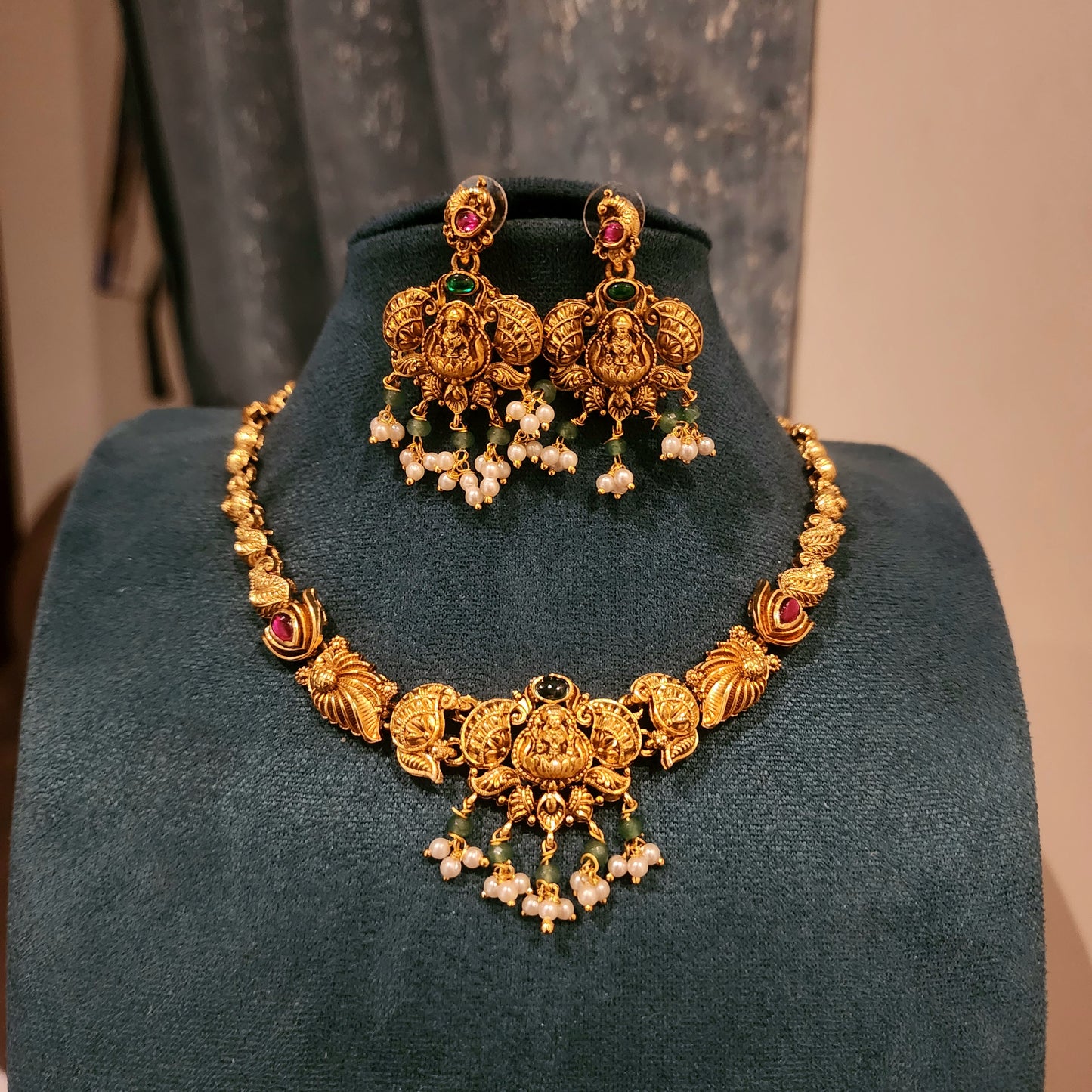 Antique lakshmi neckset wth mango motifs