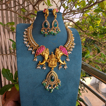 Lakshmi -ira🐘 antique hasli with earrings