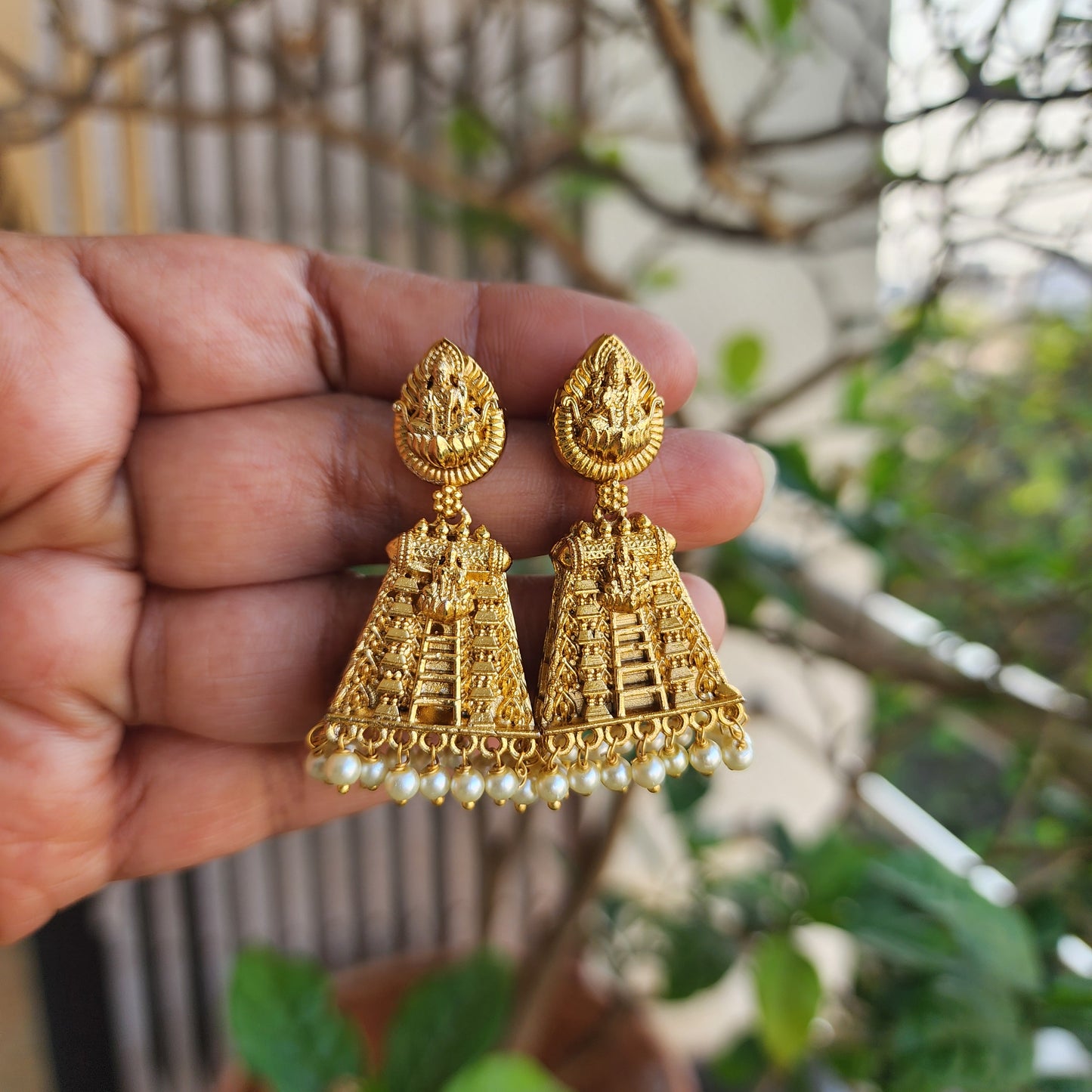 Gopuram inspired antique jumkha