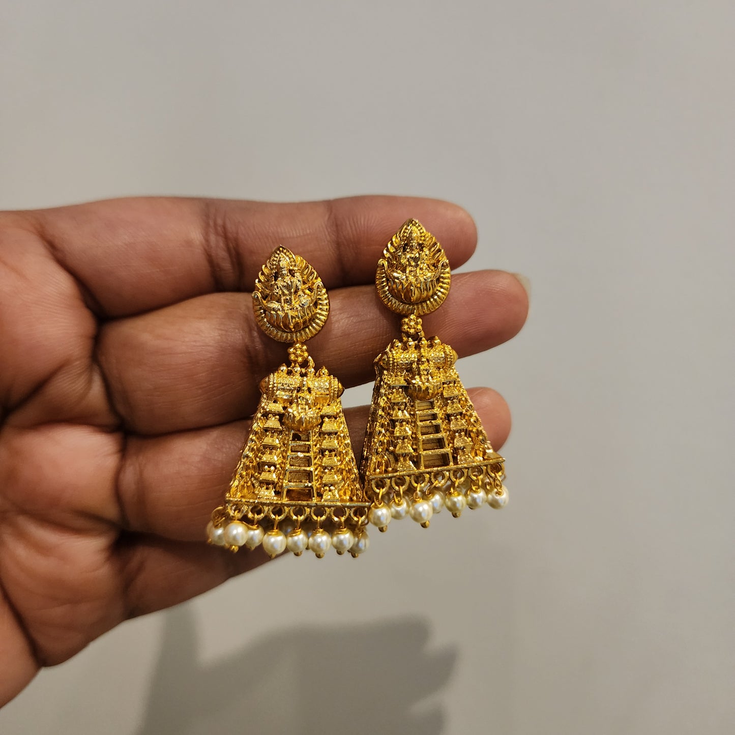 Gopuram inspired antique jumkha