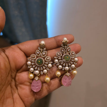 Komla-Diamond lookalike neckset with pastel stones