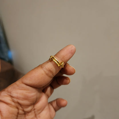 Oval shaped polki finger ring