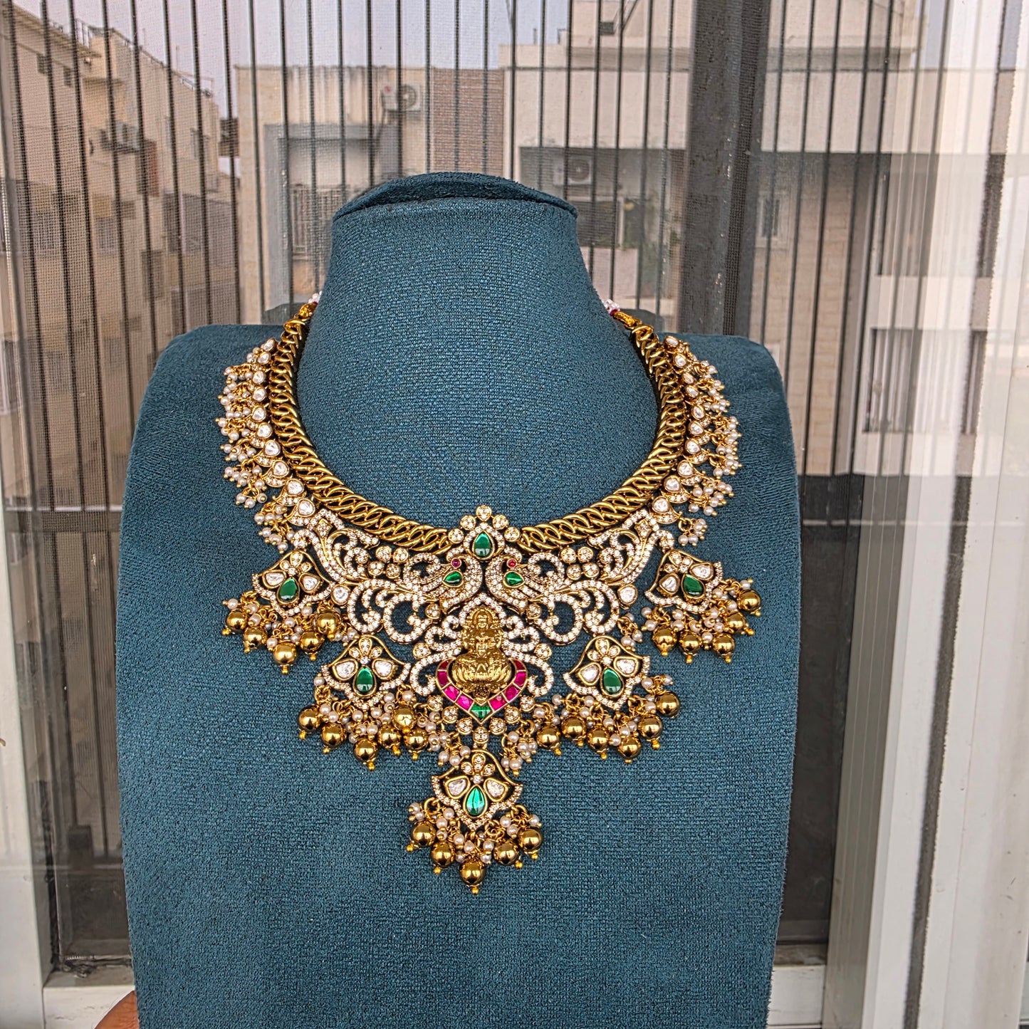 Ratnapriya- antique jadau and moissanite neckset