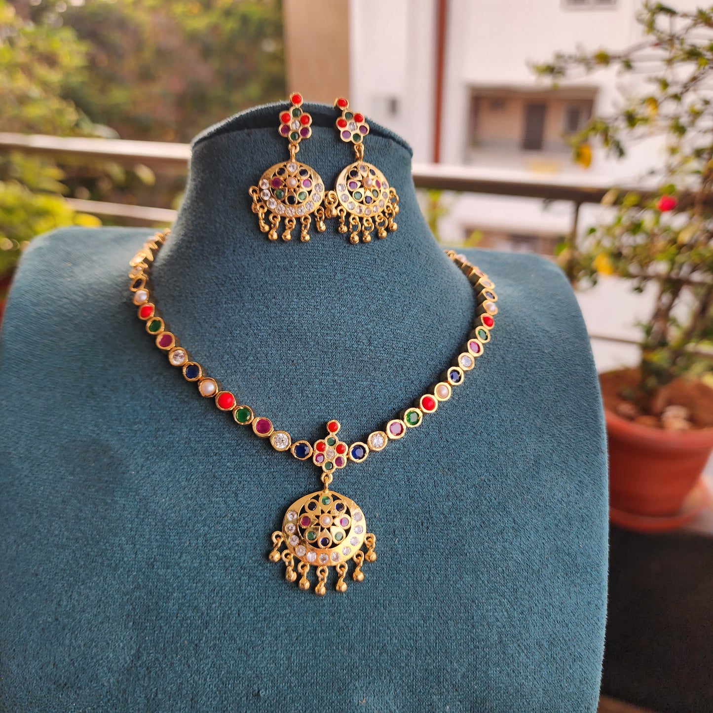 Navarantan vintage stone attigai