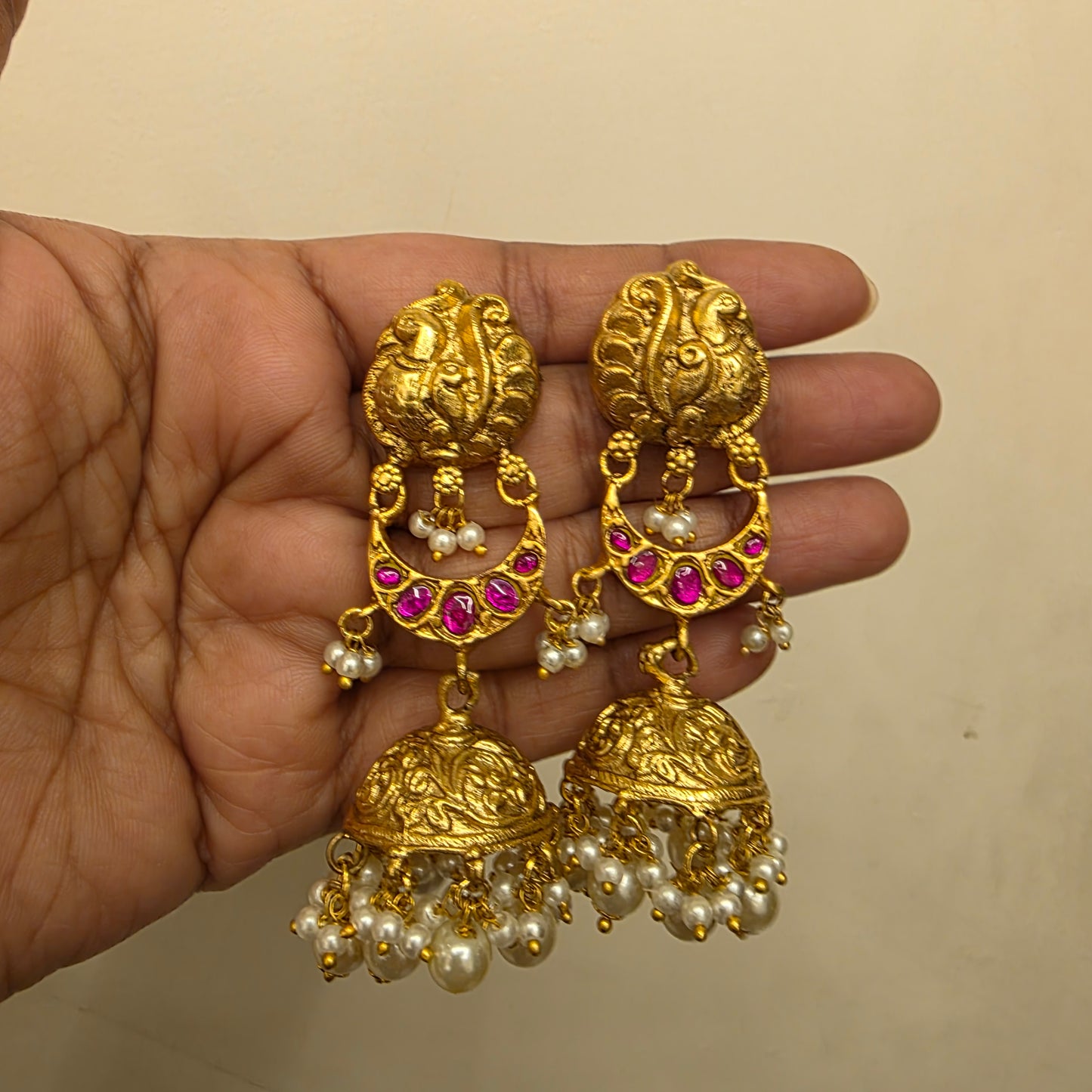 Brinda- antique gold finish jadau kumkha