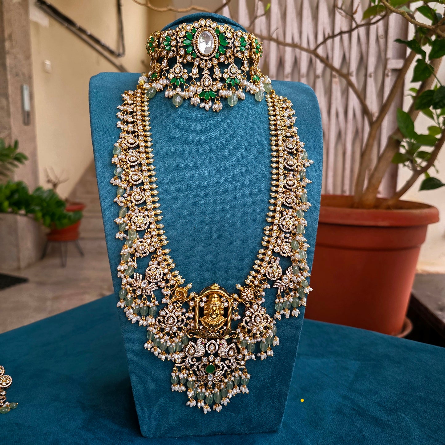 Devaraga- guttapusalu neckset with choker set