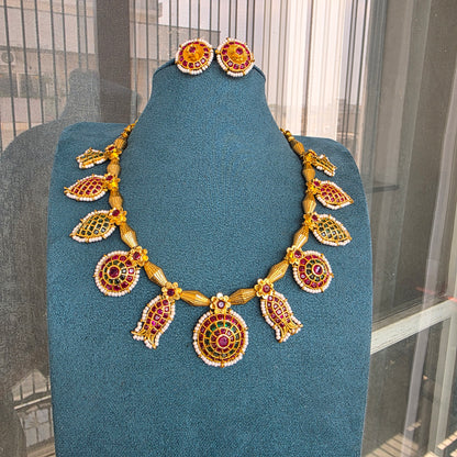 Hemangi- vinatge antique gold kemp neckset