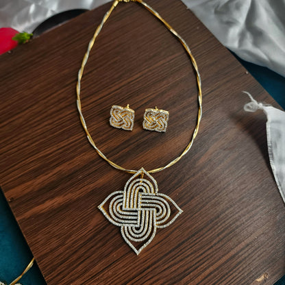 Rangoli 1 pendant set with twisted chain