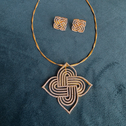 Rangoli 1 pendant set with twisted chain