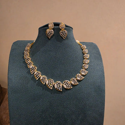 Leaf shaped motifs diamond replica neckset