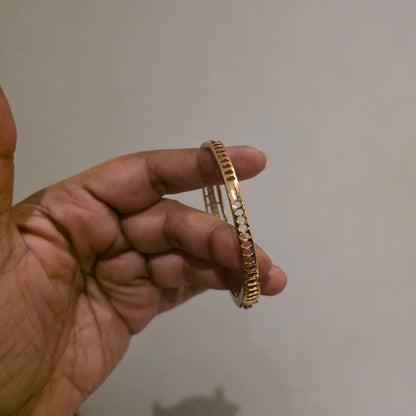 Padamapriya- openable kada