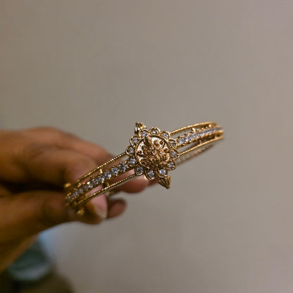 Padamapriya- openable kada