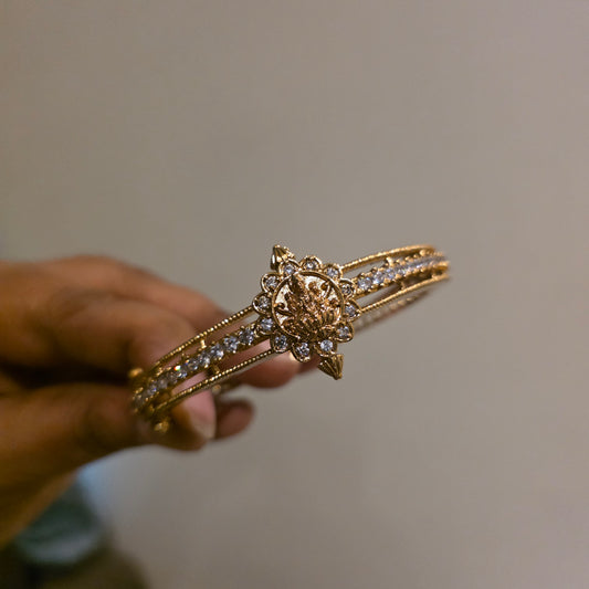 Padamapriya- openable kada