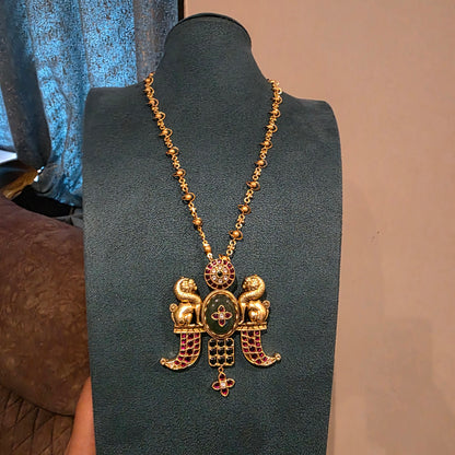 Simhini- antique kemp stone pendant chain
