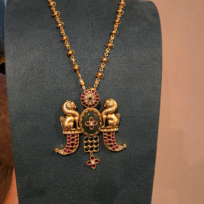 Simhini- antique kemp stone pendant chain