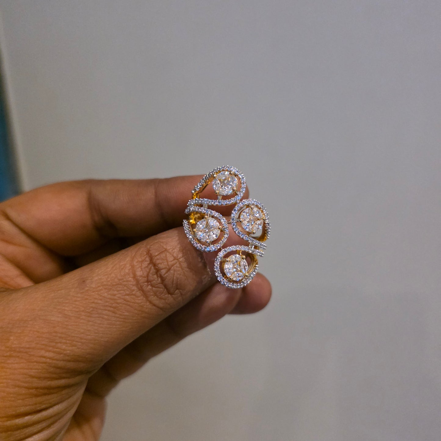 Druv- diamond look alike finger ring