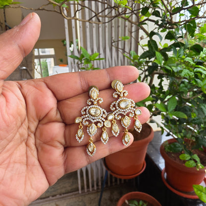 Amyra- pearl and polki choker