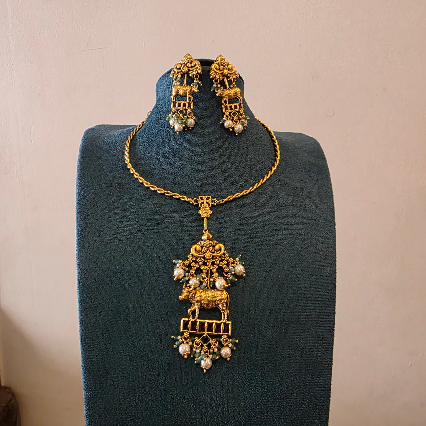 Kamadhenu- antique cos motifs hasli set