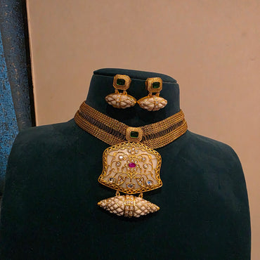 Thatva- inlay work with jadau details neckset