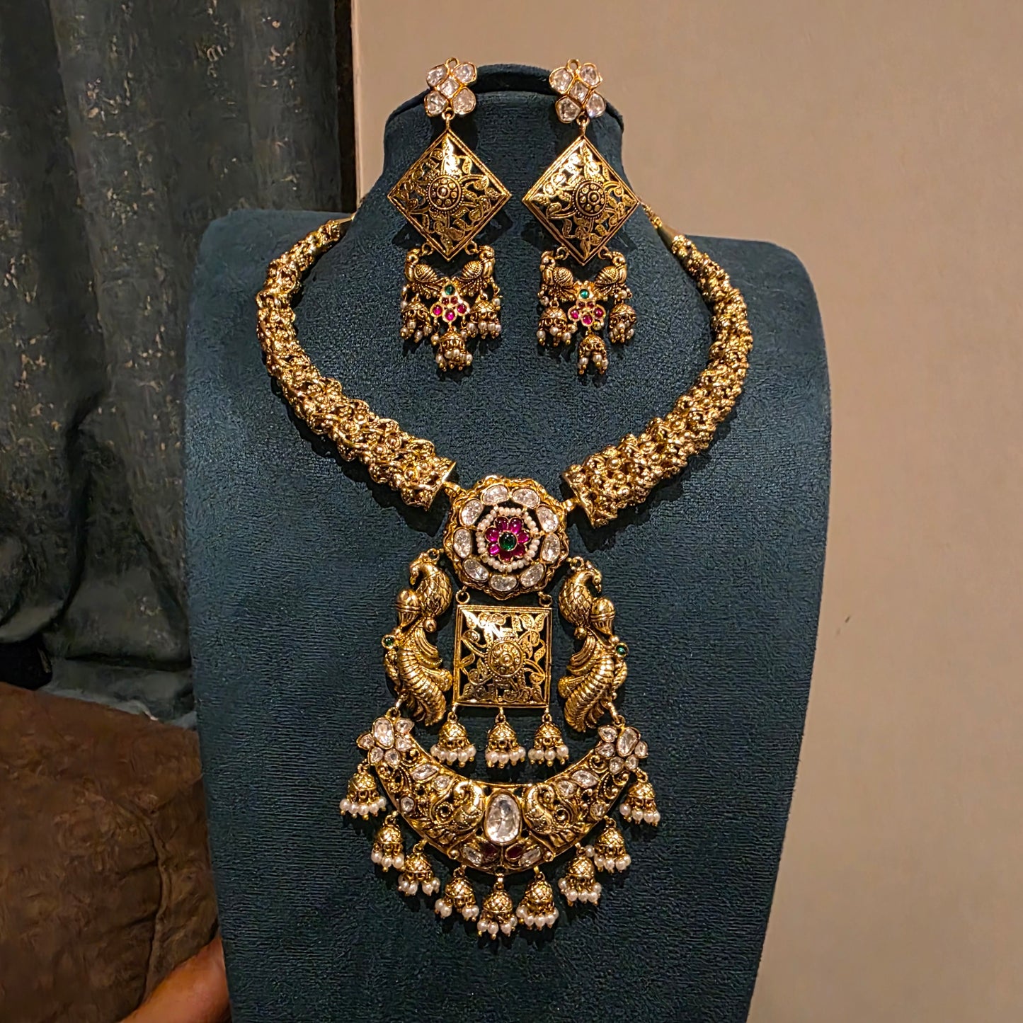 Shobha- heritage hasli with moissanite and jadau motifs