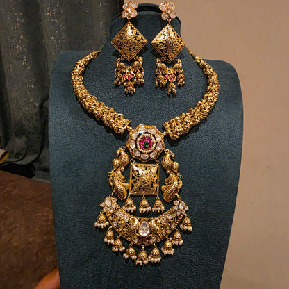 Shobha- heritage hasli with moissanite and jadau motifs