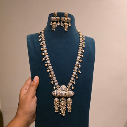 Suhasini- dual tone long haram in lv shade polki