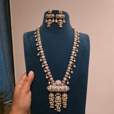Suhasini- dual tone long haram in lv shade polki