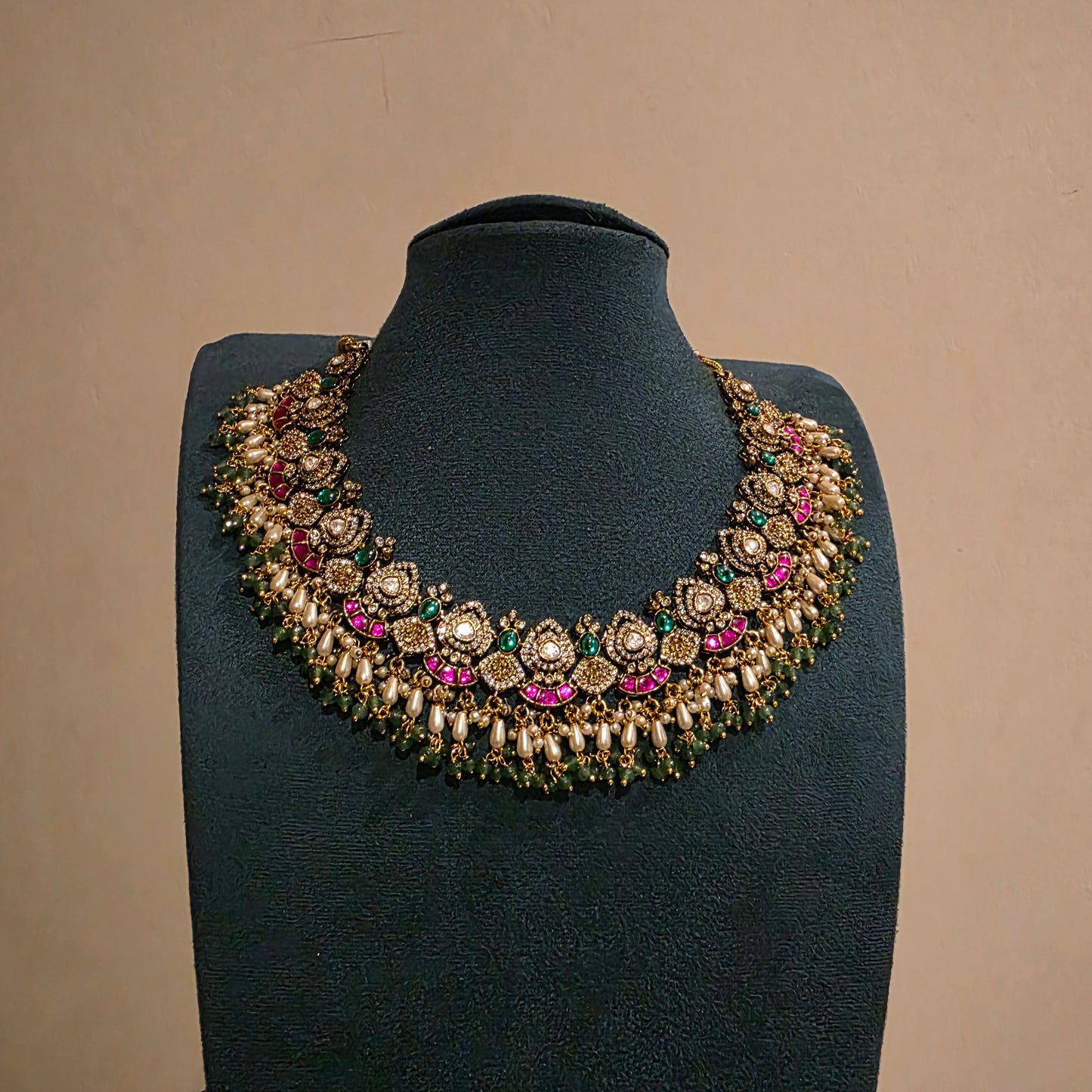 Manimala- victorian and jadau neckset