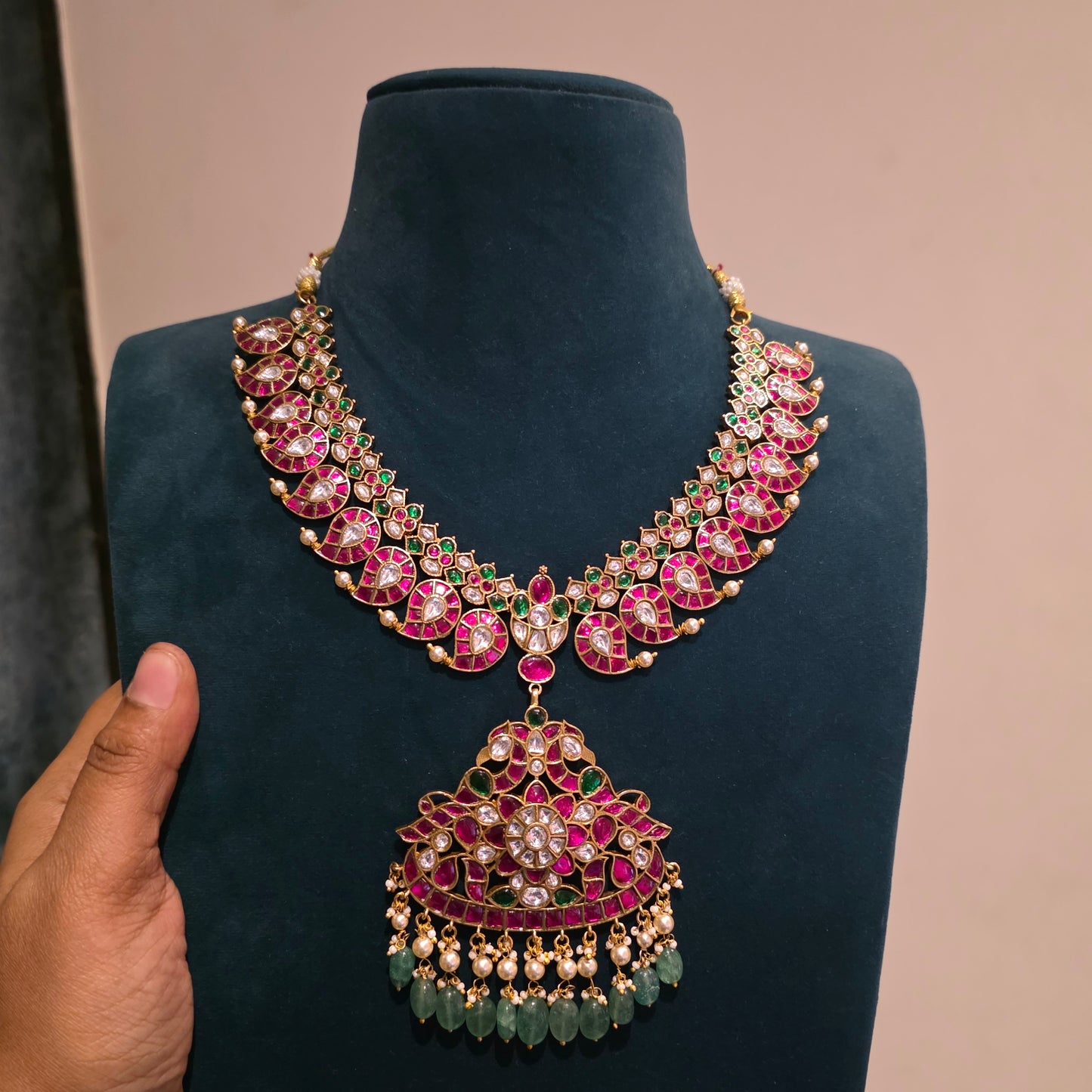 Manohari- jadau mangko neckset with detachable locket