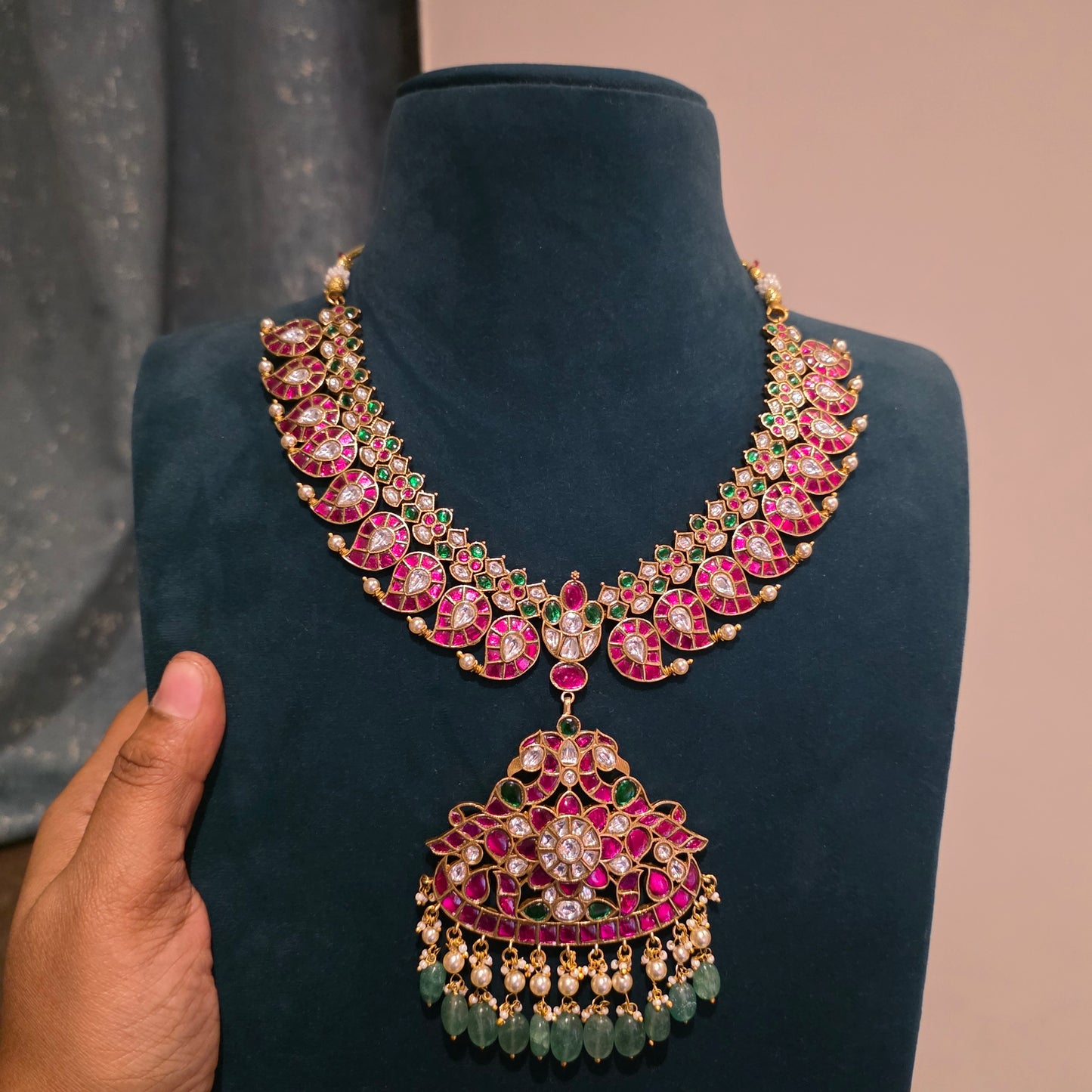 Manohari- jadau mangko neckset with detachable locket