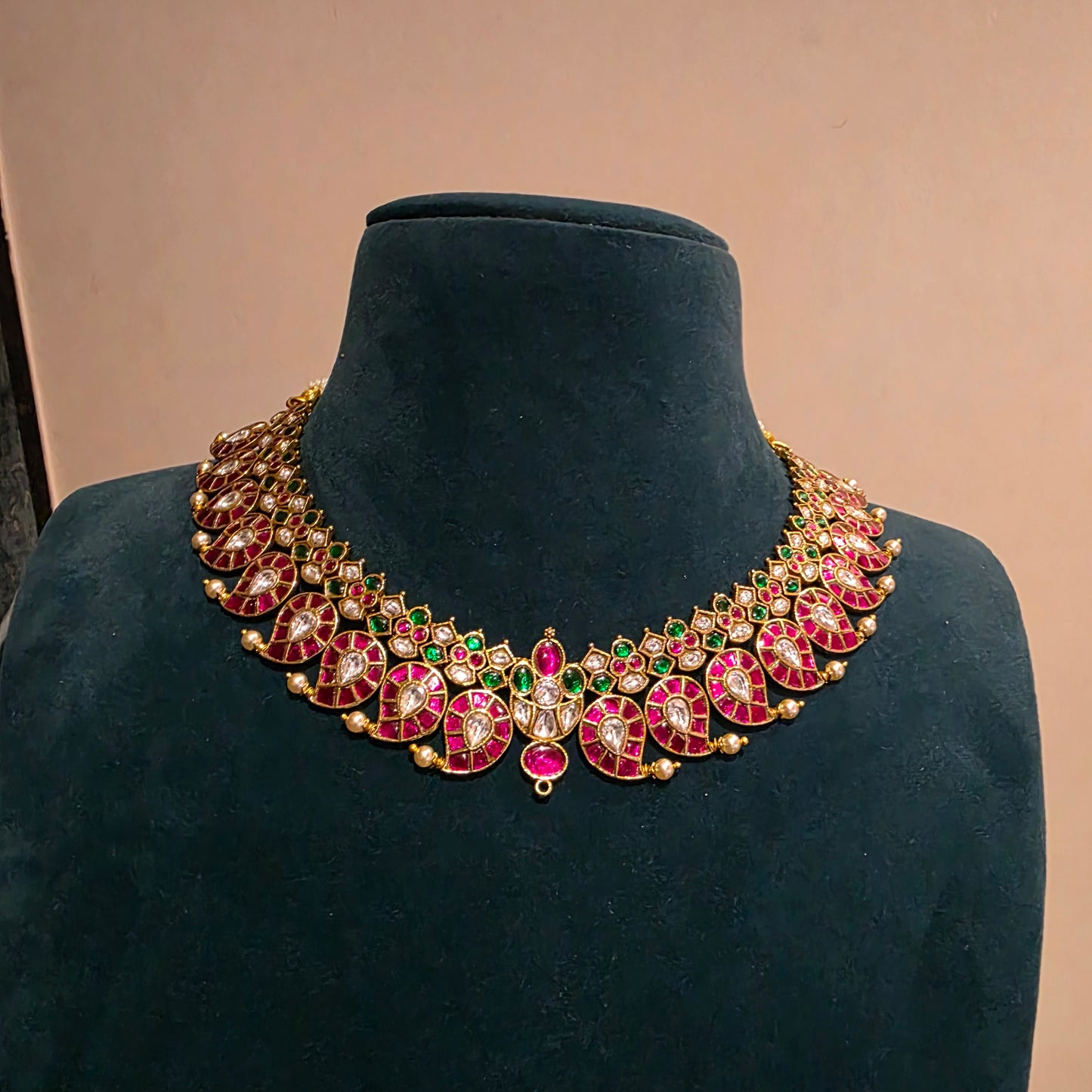 Manohari- jadau mangko neckset with detachable locket
